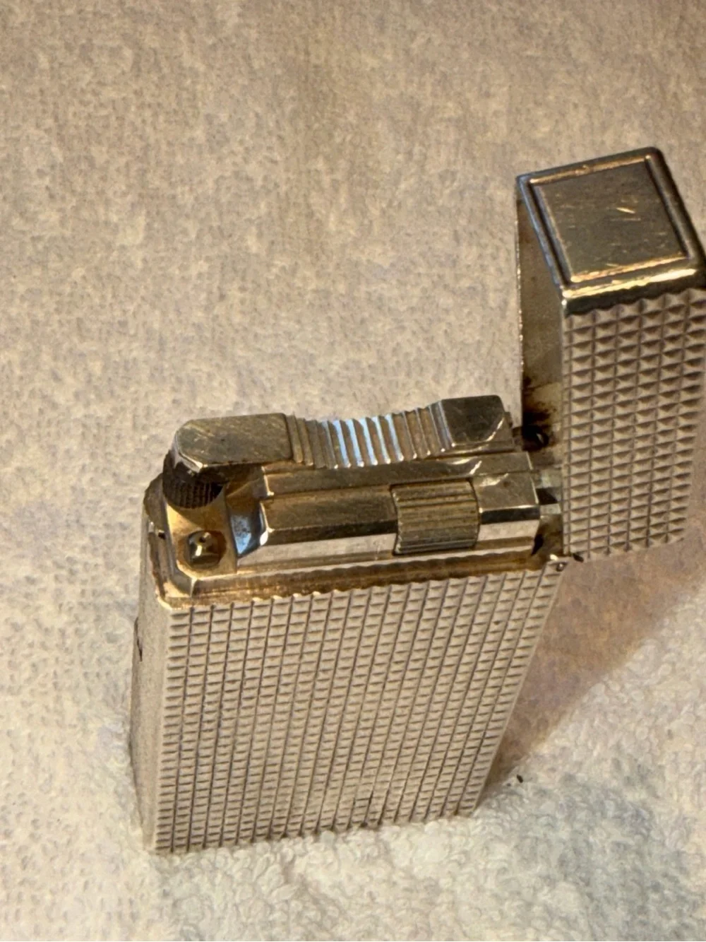 Silver Textured Men’s Lighter